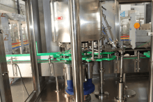 1000-2000CPH Machine de remplissage de canettes en aluminium pour boissons gazeuses à chaud